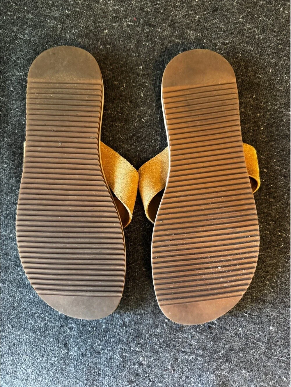 Allen Edmonds Suede Flip Flops in Camel - Men's 10